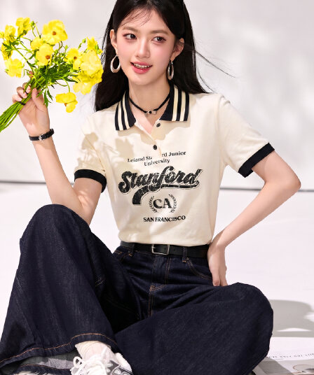 실사 2026 여름 새로운 패션 POLO 칼라 티셔츠 여성 알파벳 숫자 패턴 긍정적 인 어깨 반팔 맨위
