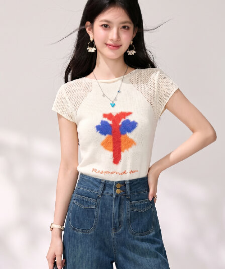 실사 디자인 센스 배색 자카드 홀로우 아웃 작은 날다 소매 짠 셔츠 여성 여름 얇은 몸매 가꾸기 쇼트 스타일 맨위