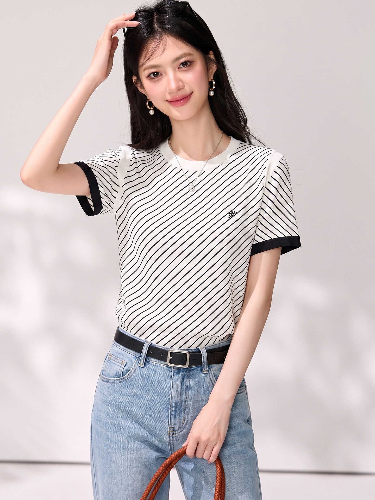 BY26420# 设计感黑白条纹短袖t恤女圆领上衣夏季新款独特别致半袖 服裝批發女裝批發服飾貨源