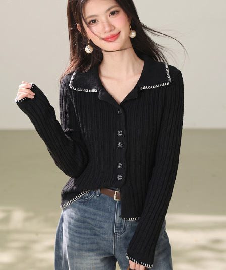 실사 한 부서 살구 색상 긴팔 니트 스웨터 여성 2026 가을 새로운 폴로 칼라 배색 몸매 가꾸기 만나는 켜기
