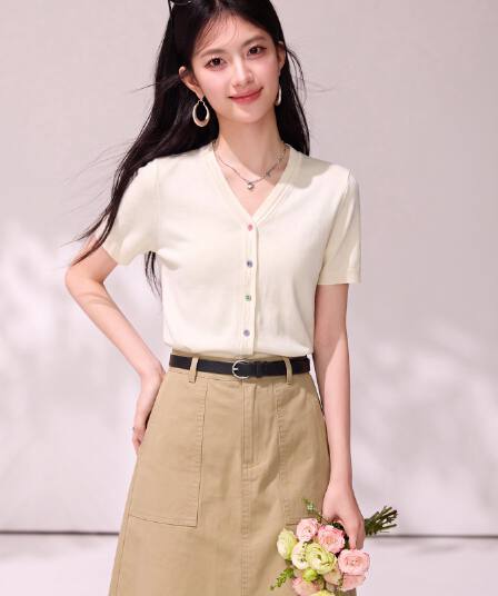 실사 한국 스타일 미니멀리즘 다용도 V넥 반팔 티셔츠 여성 여름 드레스 여름 새로운 디자인 센스 니트 오픈 가디건 맨위