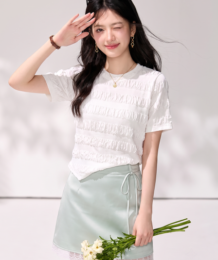 실사 불규칙 밑단 반팔 티셔츠 여성 2026 여름 새로운 Chic 디자인 센스 작은 대중 주름 맨위