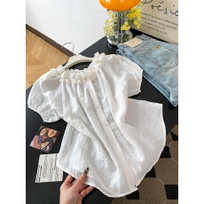 批发温柔风立体捏褶木耳边短袖衬衫女夏季花边一字肩仙气减龄宽松<b class='q'>上衣</b>