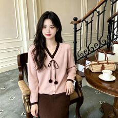 批发实拍 假两件V领针织<b class='q'>开衫</b><b class='q'>女</b>春秋2026新款撞色系带毛衣外套短款上衣