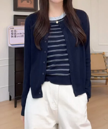 페이크 레이어드 스트라이프 긴팔 니트 스웨터 여성 가을 겨울 예쁜 스웨터 2026 새로운 한 부서 연령 감소 디자인 센스 맨위