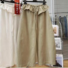 批发今年流行款的裤子荷叶边松紧腰弯刀阔腿裤女春装巨好看工装<b class='q'>休闲裤</b>