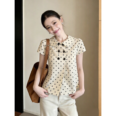 批发独特漂亮杏色polo领设计感巨好看绝美小上衣女夏季<b class='q'>娃娃领</b>波点<b class='q'>衬衫</b>