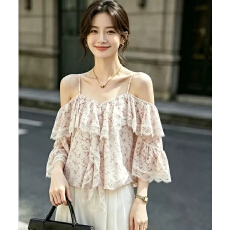 批发绝美小衫时尚夏新款法式甜美风一字肩杏色<b class='q'>碎花</b>蕾丝拼接吊带<b class='q'>上衣</b>女