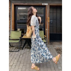 批发海边度假<b class='q'>碎花</b>背带裤女2025夏季新款韩系慵懒风宽松休闲阔腿<b class='q'>连体裤</b>