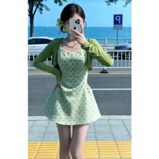 批发绝美特别漂亮掐腰小裙子2026新款度假风收腰碎花<b class='q'>吊带</b>连衣裙女春夏