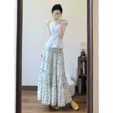 批发2026夏日绝美俏皮<b class='q'>小</b>套装女洋气减龄木耳边上衣碎花半身裙气质显瘦