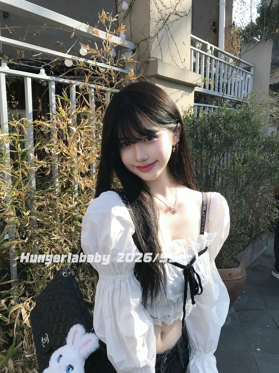 hungerlababy 26ss 작은 대중 디자인 센스 화이트 광장 칼라 레이스 조각 거품 소매 쇼트 스타일 맨위 여성