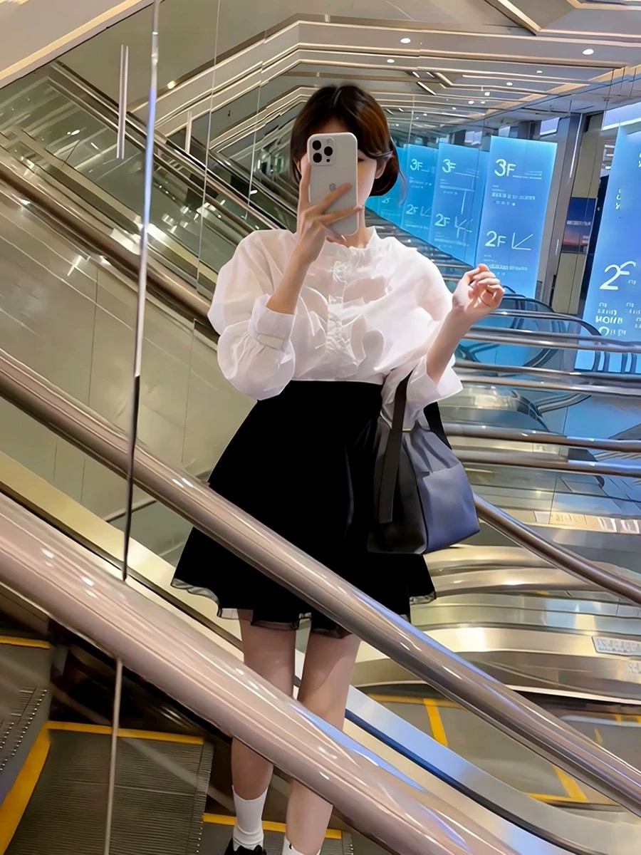 한국 동대문 2026 봄 새로운 패션 다용도 폴로 칼라 루즈핏 슬림해 보이는 연령 감소 긴팔 화이트 여성 셔츠