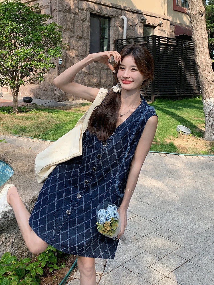 디자인 센스 체크무늬 민소매 조끼 여성 드레스 여름 2026 새로운 작은 키 캐주얼 슬림해 보이는 품격 치마