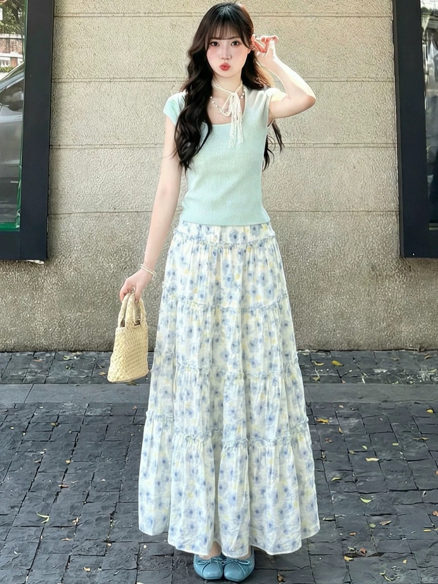 파란색 프랑스식 꽃무늬 반신 스커트 여성 여름 새로운 캐주얼 바람 한 마디 루즈핏 얇은 스타일 슬림해 보이는 중간 길이 케이크 드레스