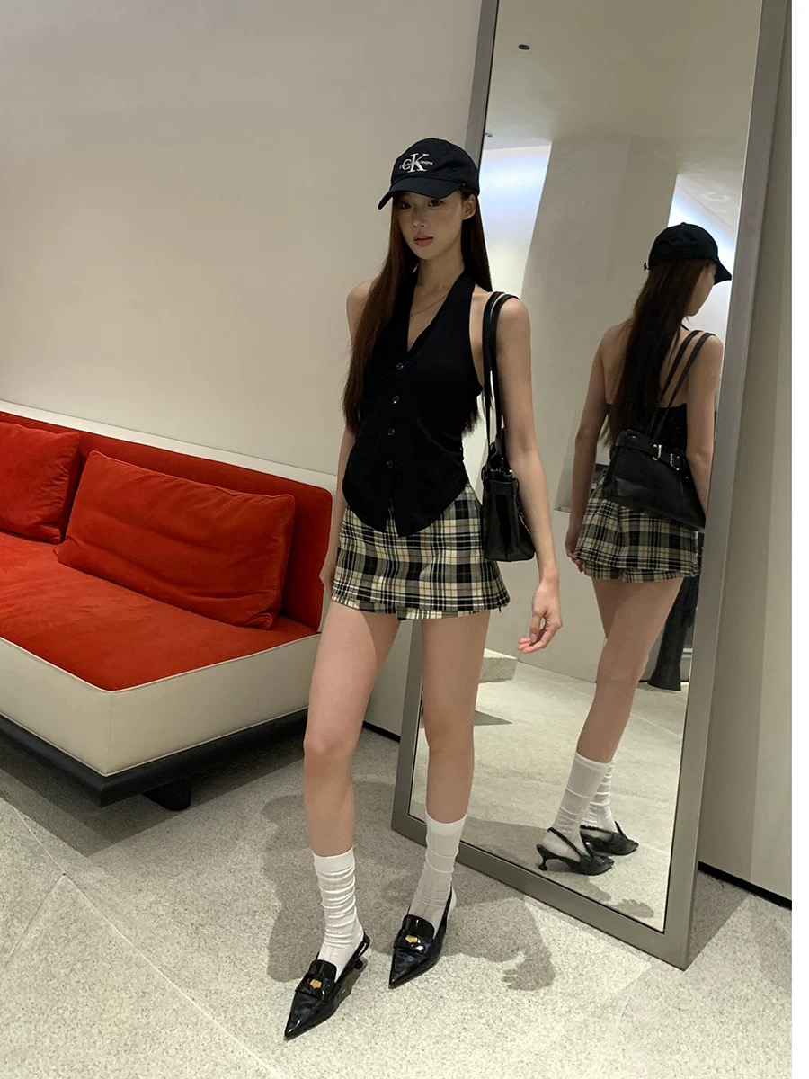 레드 맨 파빌리온 캐미솔 2026 새로운 여름 외출용 아름다움 뒤로 검정색 레이스 쇼트 스타일 민소매 행침 목 맨위 여성