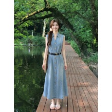 批发今年流行复古翻领无袖牛仔连衣裙2026新款女春夏气质修身衬衫长裙