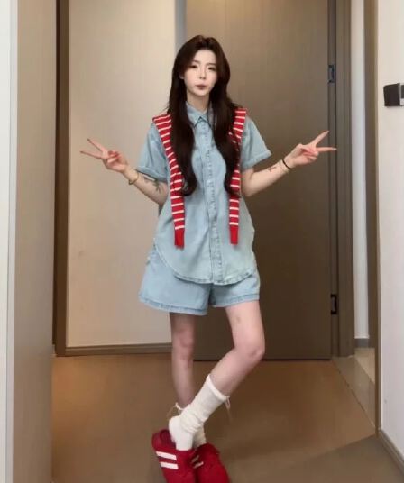 작은 키 착용 가져 가라. 전체 집합 인터넷 유명인 2026 여성 여름 새로운 디자인 센스 데님 얇은 셔츠 반바지 투피스 세트