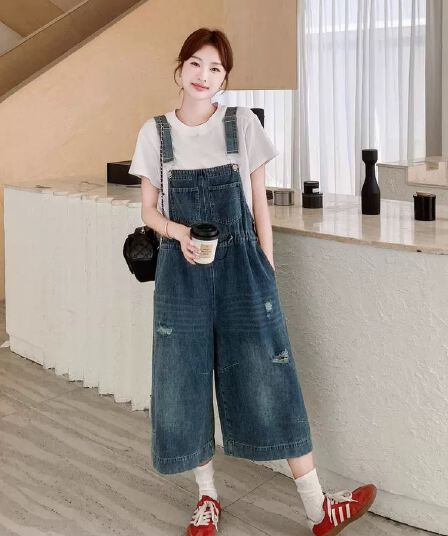 한 부서 연령 감소 데님 멜빵 바지 여성 2026 여름 새로운 찢어진 부분 디자인 센스 작은 대중 캐주얼 넓은 다리 8 점 바지