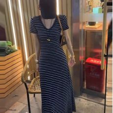 批发法式复古V领条纹短袖<b class='q'>连衣裙</b>女装2026夏季新款气质显瘦包臀A字长裙