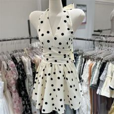 批发蝴蝶结绑带<b class='q'>露背</b>波点挂脖<b class='q'>连衣裙</b>夏新款甜辣收腰显瘦气质a字短裙子