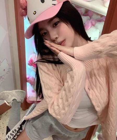 2026 년 새로운 고급 센스 작은 대중 오픈 가디건 슬림해 보이는 몸매 가꾸기 맨위 가을 패션 미니멀리즘 꽈배기 털 니트 스웨터