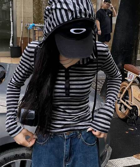 원본 원단 스트라이프 후드 긴팔 티셔츠 여성 조기 가을 마이크로 지방 mm 디자인 센스 작은 대중 몸매 가꾸기 슬림해 보이는 맨위