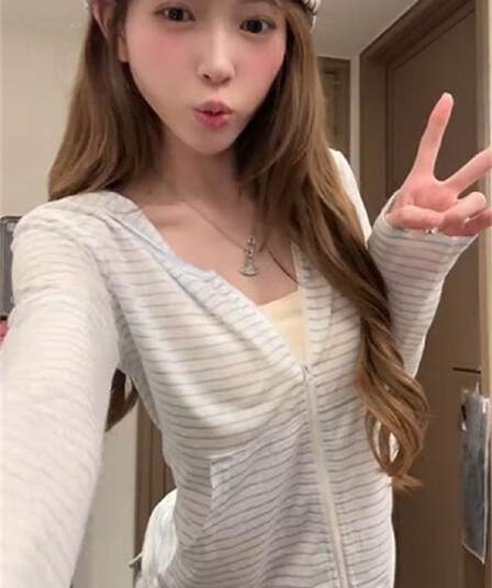 원본 눈꽃 느긋한 바람 스트라이프 지퍼 긴팔 후드 여성 여름 한 부서 미니멀리즘 슬림해 보이는 캐주얼 자외선 차단 맨위