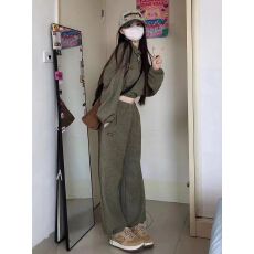 批发美式复古运动服套装女<b class='q'>春</b>秋时尚炸街芥末绿拉链翻领显高显瘦两件套