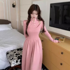 批发新中式<b class='q'>改良</b>粉色针织<b class='q'>旗袍</b>连衣裙女秋季国风大衣内搭修身毛衣长裙子