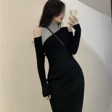 批发黑灰色拼接露肩长袖<b class='q'>连衣裙</b>设计感小众秋季女装高级感针织毛衣长裙