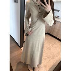 批发法式长袖连帽连衣裙子<b class='q'>秋</b>季2026新款女小个子高级感针织内搭长裙