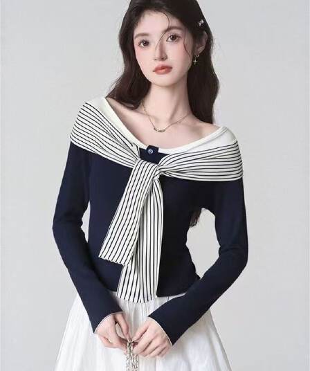 1 1 와 사고 방식 한 부서 블루 스트라이프 스트랩 오프숄더 긴팔 티셔츠 여성 이른 가을 배색 몸매 가꾸기 슬림해 보이는 맨위