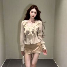 批发纯欲<b class='q'>蕾丝</b>花边衬衫女荷叶边长袖上衣秋冬高级性感法式高腰包臀短裙