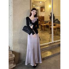 批发法式重工<b class='q'>花朵</b>v领修身上衣缎面半身裙两件套气质清冷感秋季新款女