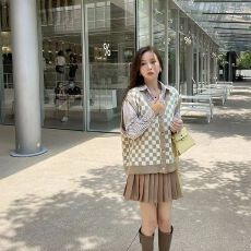 批发<b class='q'>棋盘</b><b class='q'>格</b>V领背心马甲女2025款春秋外穿<b class='q'>格</b>子设计感小众马夹上衣