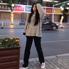 批发秋冬学院风慵懒千鸟格<b class='q'>条纹</b><b class='q'>针织衫</b>女设计感宽松百搭套头毛衣上衣女