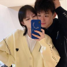 批发秋冬款慵懒风<b class='q'>情侣</b><b class='q'>款</b>毛衣开<b class='q'>衫</b>设计感小众中长款<b class='q'>情侣</b><b class='q'>装上</b>衣针织<b class='q'>衫</b>