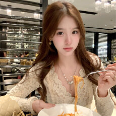 批发功能单穿<b class='q'>打底衫</b> 朦胧感花瓣蕾丝衫上衣