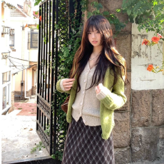 批发菱格纹半身裙2025秋季新款<b class='q'>复古</b>学院减龄直筒A字格子中<b class='q'>长裙</b>