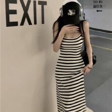 批发夏季新款韩版复古气质<b class='q'>条纹</b>无袖吊带<b class='q'>长裙</b>法式撞色修身针织连衣裙女