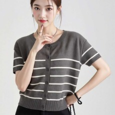 2026年春夏韩版小清新时尚圆领撞色条纹冰爽丝针织百搭短袖开衫女