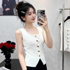 批发2026夏季新款时尚小香风方领别致纽扣纯色百搭背心冰爽丝<b class='q'>针织</b><b class='q'>开衫</b>