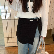 批发韩版纽扣<b class='q'>毛线</b>针织屁帘女春夏新款时尚百搭小众氛围感叠穿半身裙子