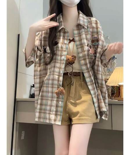 여름 착용 가져 가라. 전체 집합 여성 의류 새로운 달콤한 핫걸 다용도 자수 격자 무늬 셔츠 슬림해 보이는 반바지 투피스 슈트