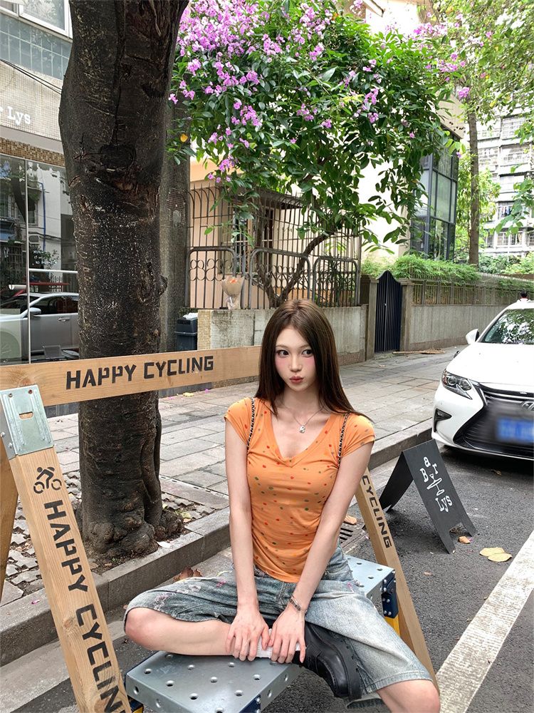 원본 원단 아메리칸 핫걸 V넥 긍정적 인 어깨 반팔 티셔츠 여성 여름 허리 수축 슬림해 보이는 다용도 쇼트 스타일 맨위 새로운