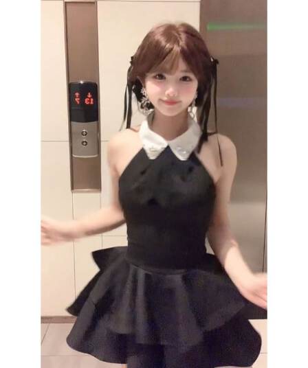 프랑스식 품격 나비 매듭 몸매 가꾸기 행침 목 허리 수축 슬림해 보이는 백리스 작은 검은 드레스 여름 새로운 퍼프 여성 드레스