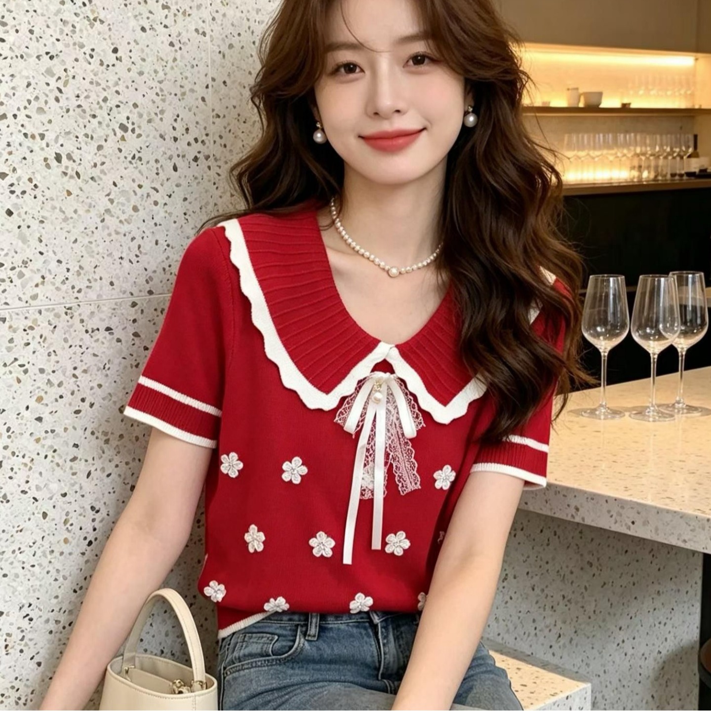 2026 년 여름 새로운 디자인 센스 달콤함 작은 샤넬 스타일 베이비 칼라 나비 매듭 3 차원 꽃 비즈 박기 니트 반팔