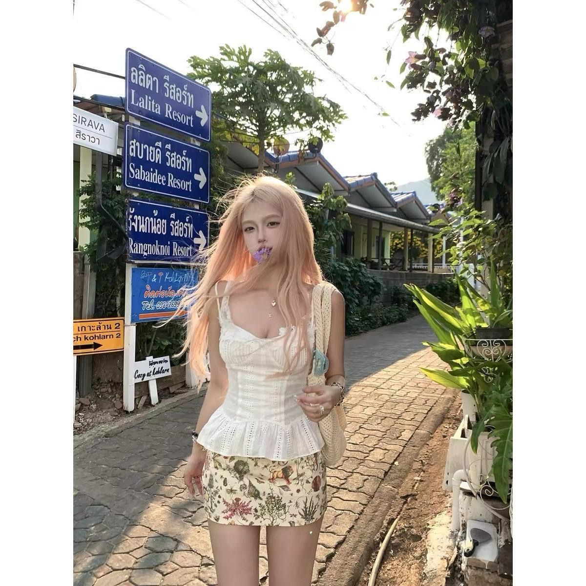 세트 여성 2026 여름 새로운 달콤한 핫걸 해변가 휴가 바람 레이스 캐미솔 맨위 꽃무늬 반신 스커트