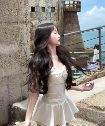 작은 키 착용 가져 가라. 여름 달콤함 순수한 욕망 바람 화이트 몸매 가꾸기 오프숄더 맨위 가져 가라. 퍼프 치마바지 투피스 슈트